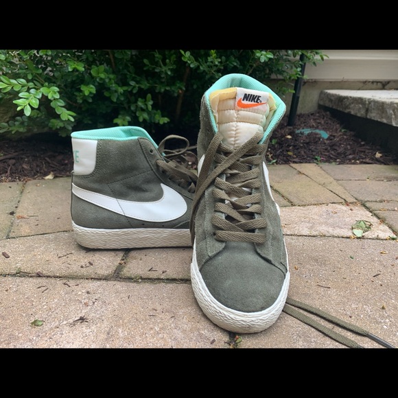 Nike Blazer Mid '77 - Picture 2 of 3